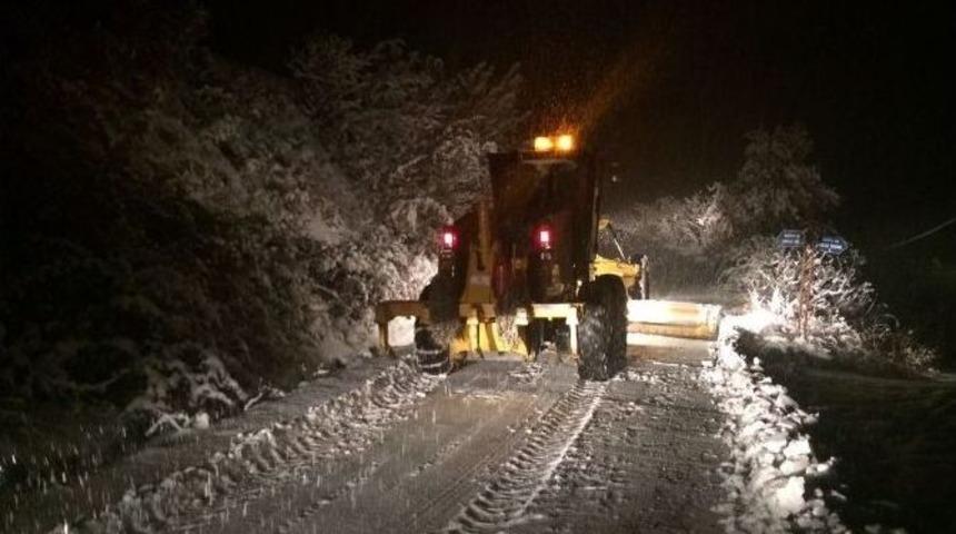 Salihli&rsquo;de Kapanan Yollar Ulaşıma A&ccedil;ıldı