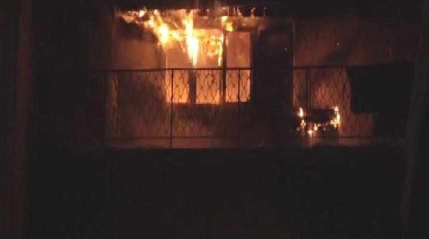 Suriyeli Ailenin Kaldığı Dairede Yangın