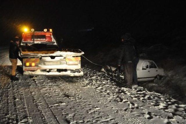 Afyonkarahisar’da Kapanan Yollar Trafiğe Açıldı