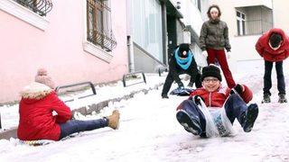 Denizli’de Sarayköy Hariç Tüm İlçelerde Okullar Tatil Edildi