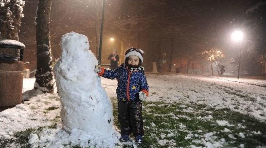 Bursa&rsquo;da 3 İl&ccedil;ede Kar Nedeniyle Okullara Tatil Verildi