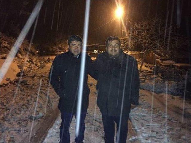 Aydın'da Bazı Ilçelerin Yolları Kardan Kapandı
