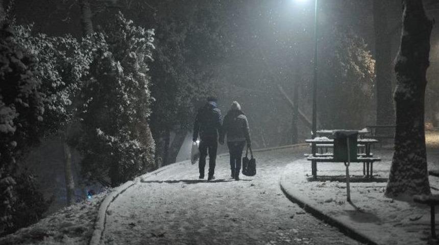 Kar Yağışı Bursa&rsquo;nın &Uuml;st Kesimlerini Beyaza B&uuml;r&uuml;d&uuml;