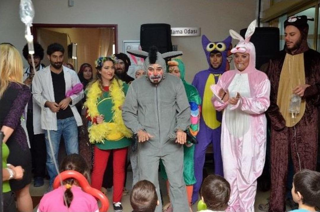 Hasta &Ccedil;ocuklara Yılbaşı Eğlencesi