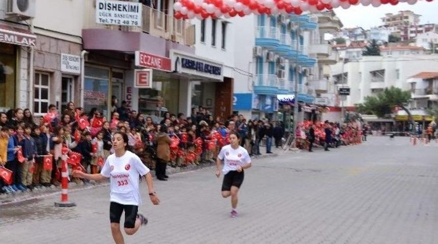 15 Temmuz Şehitleri Anısına "hayata Dat&ccedil;a&rsquo;da Bağlan" Gen&ccedil;lik Koşusu Yapıldı
