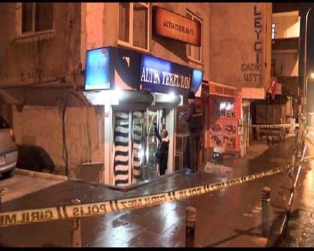 Küçükçekmece'de Cadde Üzerinde Araçtan Ateş Açıldı; 1 Ölü,1 Yaralı