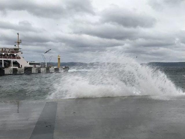 Çanakkale Boğazı’nda Fırtına