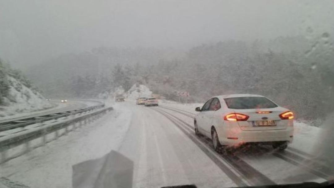 Balıkesir-edremit Karayolu Kar Yağışı Sebebiyle Kapanmak &Uuml;zere