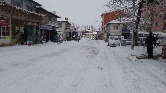 Pazarlar’da Kar Sevinci