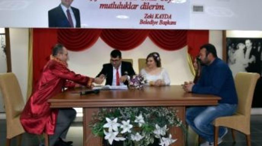 Salihli&rsquo;de 2016 Yılında Bin 225 &Ccedil;iftin Nikahı Kıyıldı