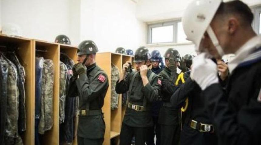 Anıtkabir'in 'heykel' askerleri