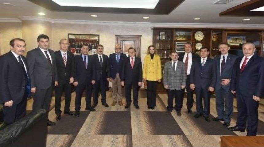 Doğu Karadeniz Meme Hastalıkları Derneği&rsquo;nden Ttso&rsquo;ya Teşekk&uuml;r Plaketi