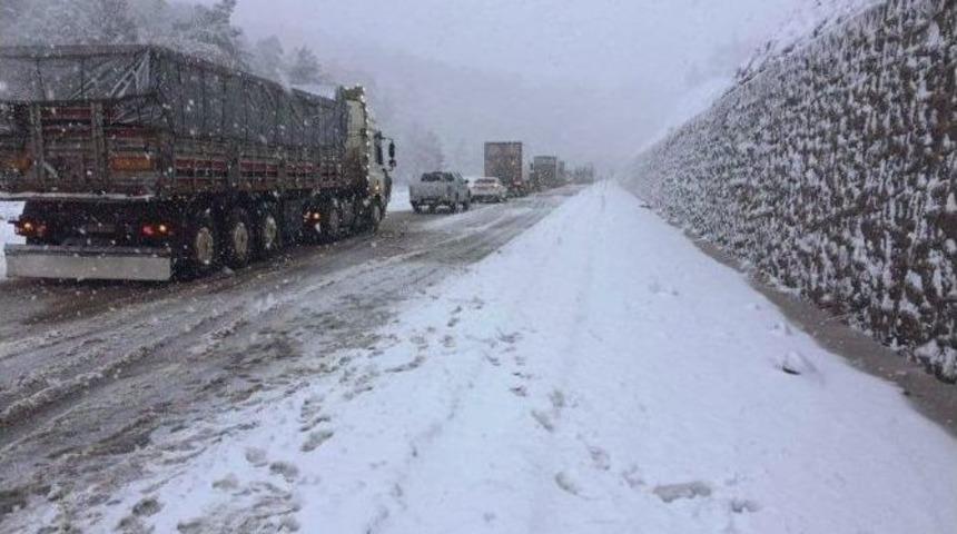 Balıkesir-edremit Karayolu Ulaşıma Kapandı