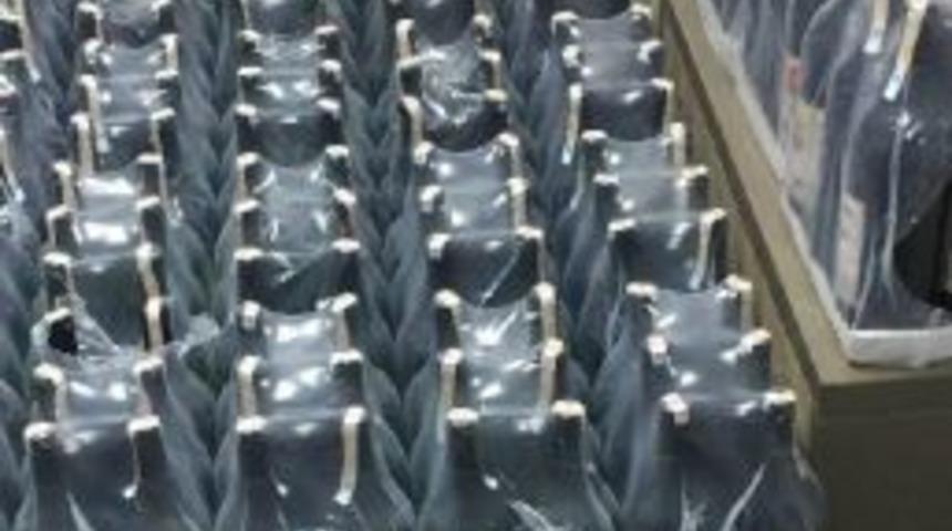 Urla'da 1242 Şişe Ka&ccedil;ak &Uuml;retim I&ccedil;ki Ele Ge&ccedil;irildi