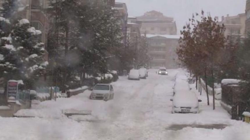 Başkent Kar Altında