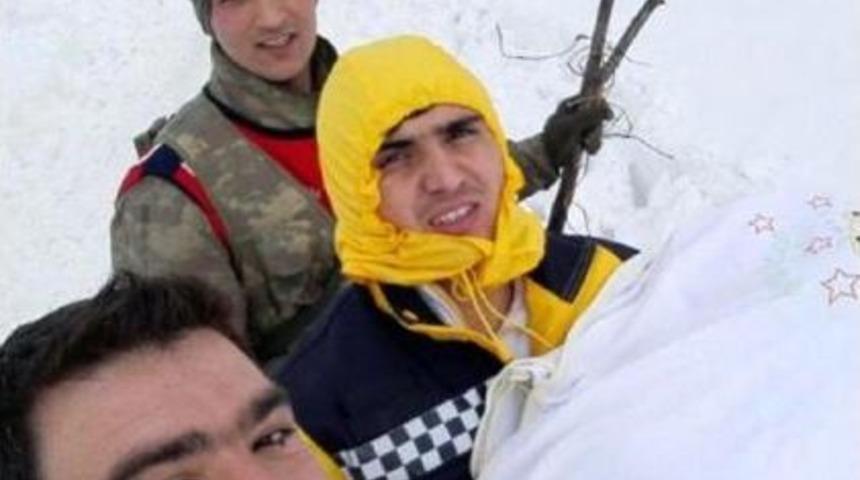 Kar Yolları Kapattı16 G&uuml;nl&uuml;k Bebek 11 Saatte Hastaneye G&ouml;t&uuml;r&uuml;ld&uuml;