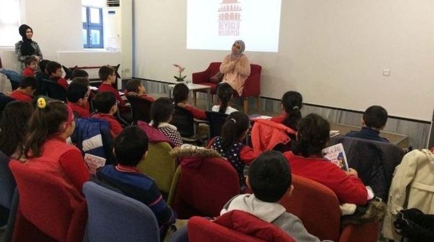 Beyoğlu&rsquo;nda Kırmızı Sedir S&ouml;yleşileri&rsquo;ne Yoğun İlgi