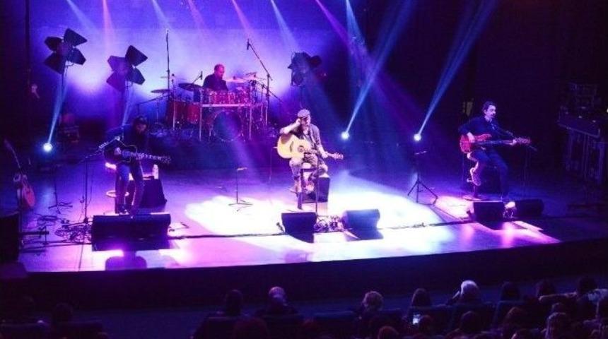 Mor Ve &Ouml;tesi Nil&uuml;fer&rsquo;de G&ouml;n&uuml;lleri Fethetti