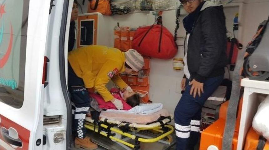 Bilecik&rsquo;te Okul &Ccedil;ıkışı Yolun Karşısına Ge&ccedil;en &Ccedil;ocuğa Araba &Ccedil;arptı