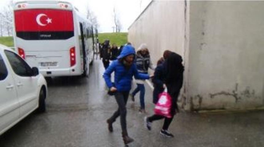 &Ouml;rg&uuml;t Evinde Kalan &Ouml;ğrenciler İle Cemaat Ablaları Adliyeye Sevk Edildi