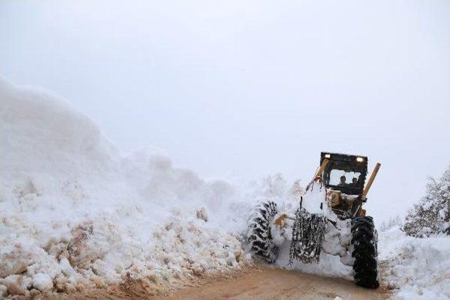 Bursa'da Kapanan 104 Mahalle Yolu Açıldı