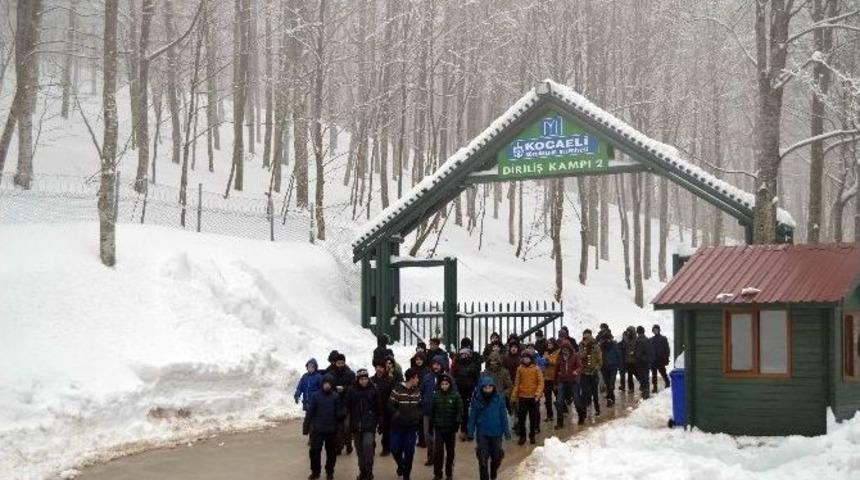 Diriliş Kampına Gen&ccedil;ler Akın Etti