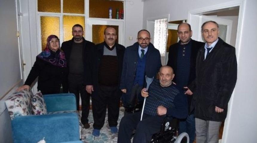 Başkan &Uuml;z&uuml;lmez&rsquo;den Engelli Vatandaşlara Yeniyıl Hediyesi