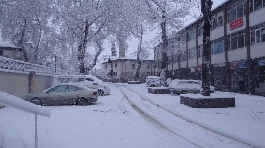 G&ouml;lpazarı&rsquo;nda 40 K&ouml;y Yolu Ulaşıma Kapalı