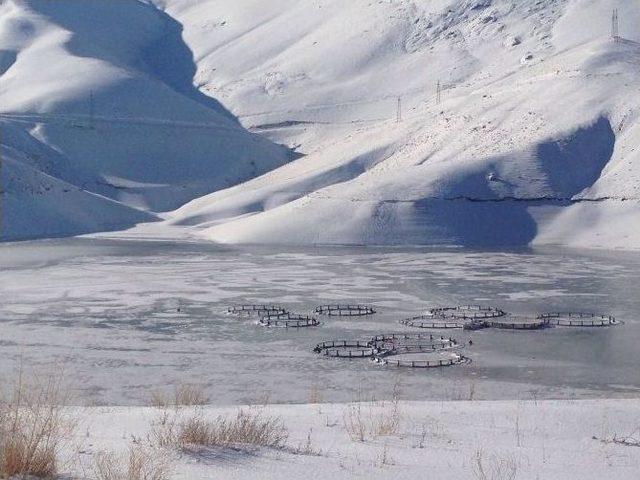 Sibirya Soğukları Zernek Barajını Dondurdu