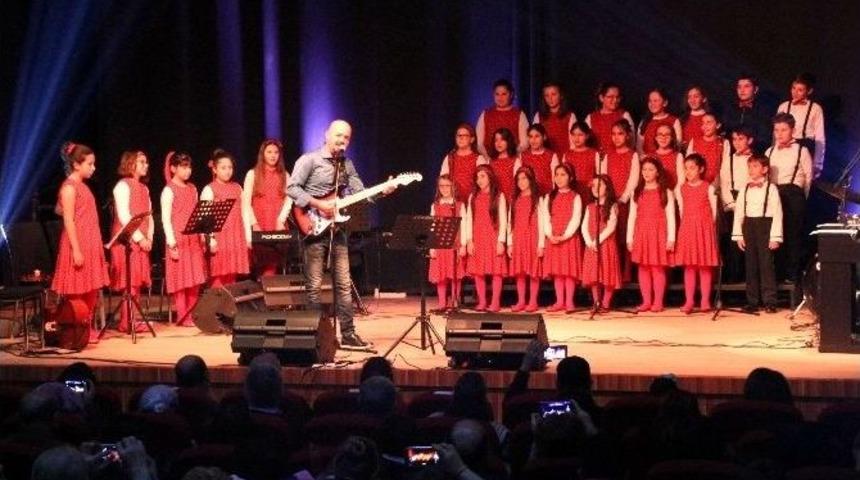 &Ccedil;ocuklardan Muhteşem Yeni Yıl Konseri
