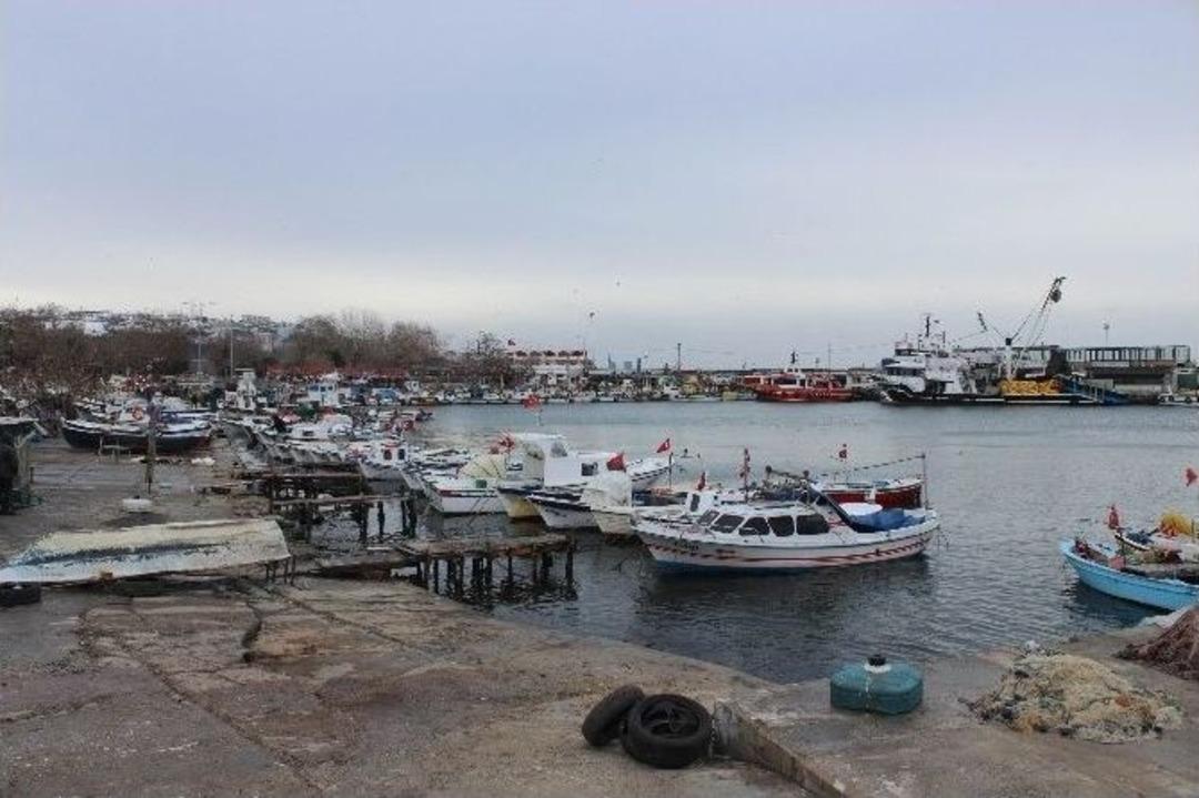 Marmara&rsquo;da Deniz Ulaşımına Poyraz Engeli