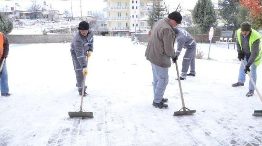 &Ccedil;ameli&rsquo;de Karla M&uuml;cadele Ekipleri &Ccedil;alışmalarına Devam Ediyor