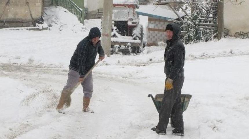 Hisarcık&rsquo;ta Yoğun Kar Yağışı