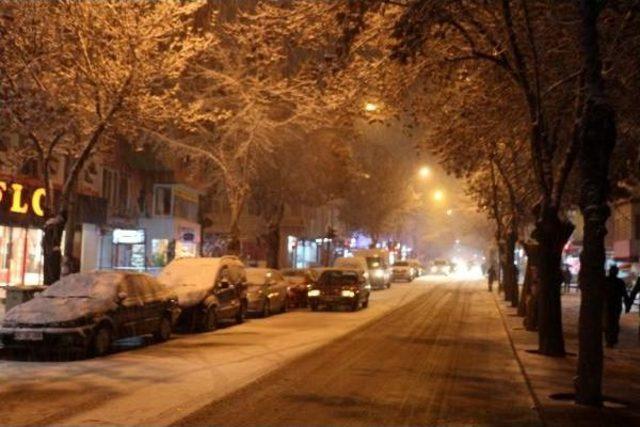  Burdur'da Kar Yağışı