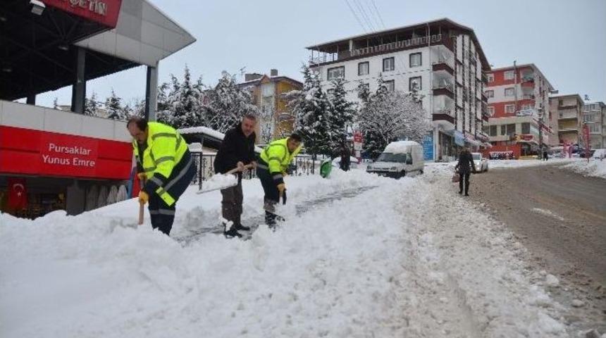 Pursaklar&rsquo;da Karla M&uuml;cadele Seferberliği
