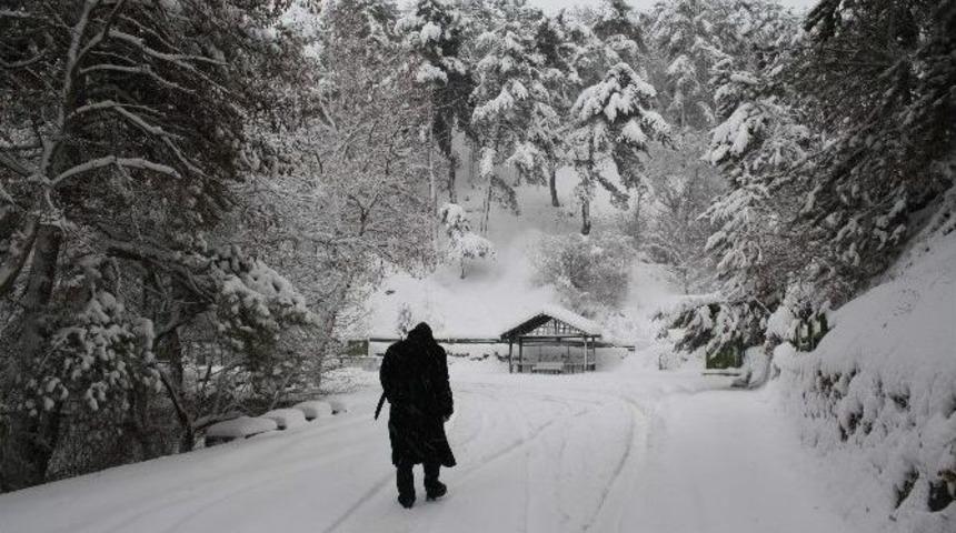 Kar, Yozgat &Ccedil;amlığı Milli Parkı&rsquo;nda Kartpostallık G&ouml;r&uuml;nt&uuml;ler Oluşturdu