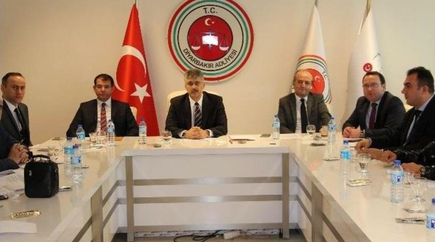 Diyarbakır Cumhuriyet Başsavcısı Kamil Erkut G&uuml;re: