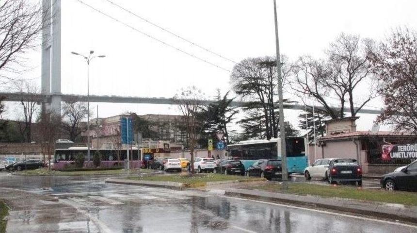 Yağmur Ve R&uuml;zgar İstanbul Trafiğini Fel&ccedil; Etti