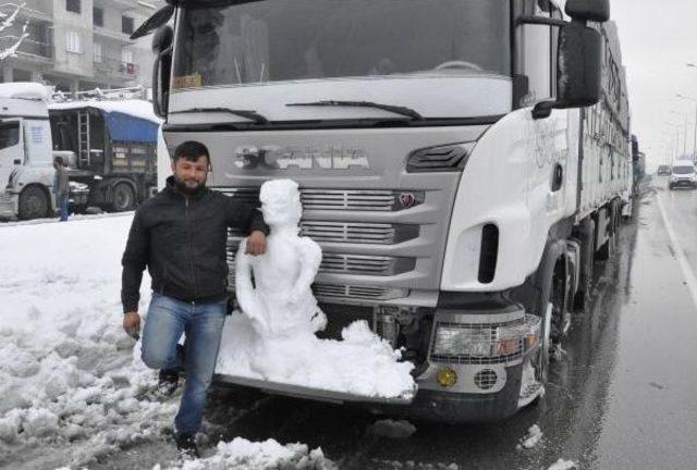 Kar, Hem Eğlence Hem De Çile Oldu