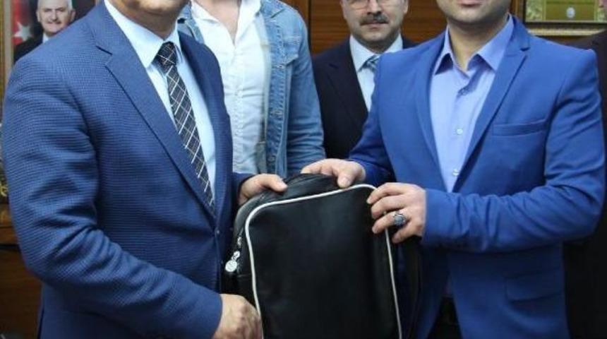 Sivaslı Gurbet&ccedil;ilerden Halep'e 32 Bin Lira Yardım