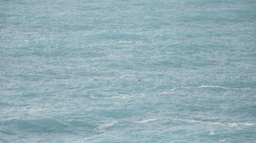 Dalgalı Denizde Boğulma Tehlikesi Ge&ccedil;iren Kişiyi Polis Kurtardı