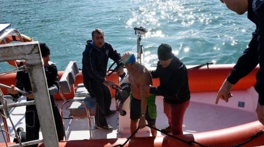 Boğulma Tehlikesi Ge&ccedil;iren M&uuml;hendisi Deniz Polisi Kurtardı