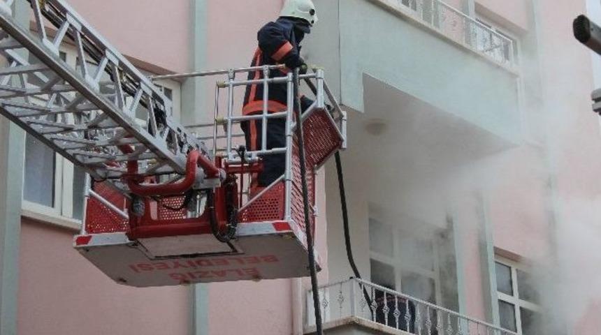 Elazığ&rsquo;da Yangın Kısa S&uuml;rede S&ouml;nd&uuml;r&uuml;ld&uuml;