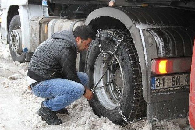 Seydikemer’de Kar Yağışı Hayatı Olumsuz Etkiledi