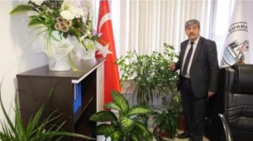 Başkan Yardımcısı Odasını &Ccedil;i&ccedil;ek Bah&ccedil;esine &Ccedil;evirdi