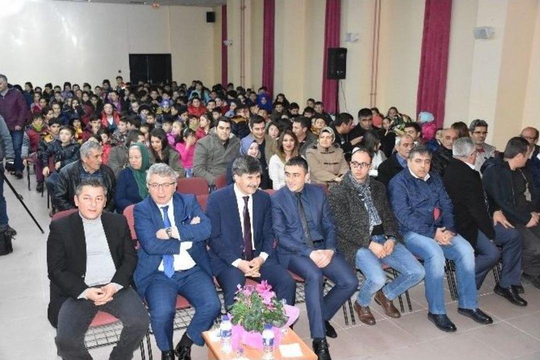 Dursunbey&rsquo;de Şiir Dinletisi