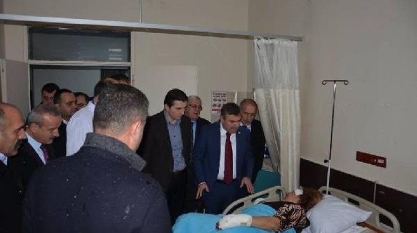 Sinop'ta Yolcu Otob&uuml;s&uuml; Şarampole Yuvarlandı; 4 &Ouml;l&uuml;, 27 Yaralı (2)