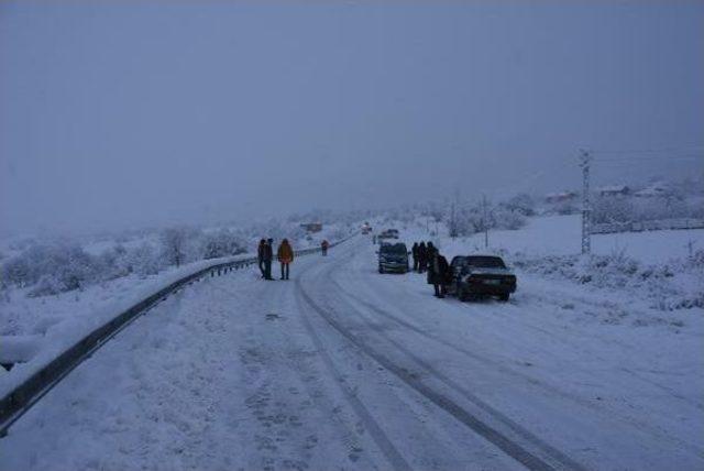 Sinop'ta Yolcu Otobüsü Şarampole Yuvarlandı; 4 Ölü, 27 Yaralı (2)