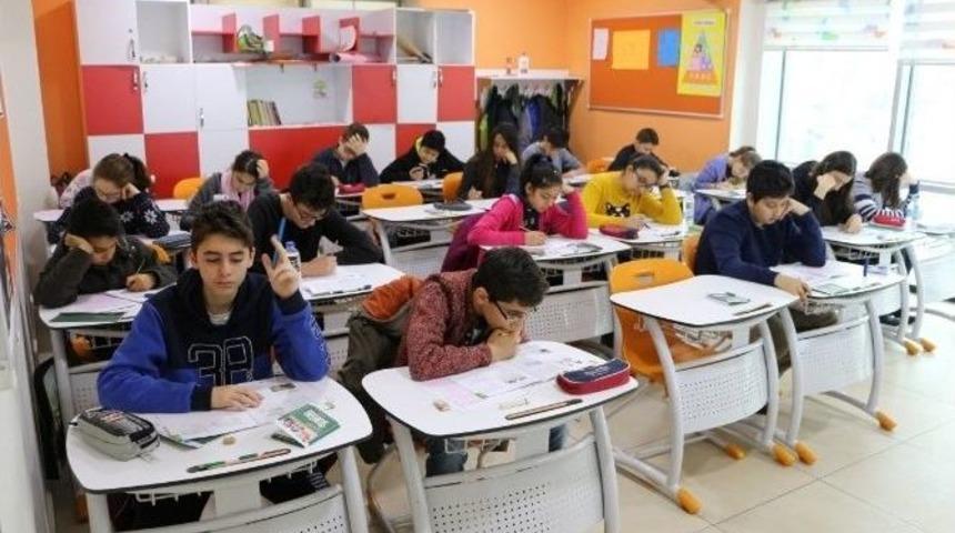 &Ccedil;amlıca Okullarında Bursluluk Sınavı Heyecanı