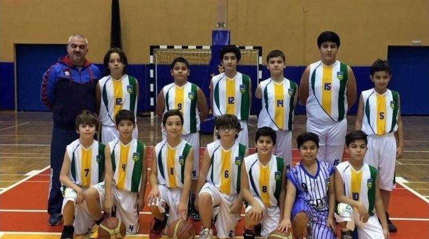 Başak Koleji&rsquo;nin K&uuml;&ccedil;&uuml;k Erkekleri 7. Şampiyonluğa Koşuyor